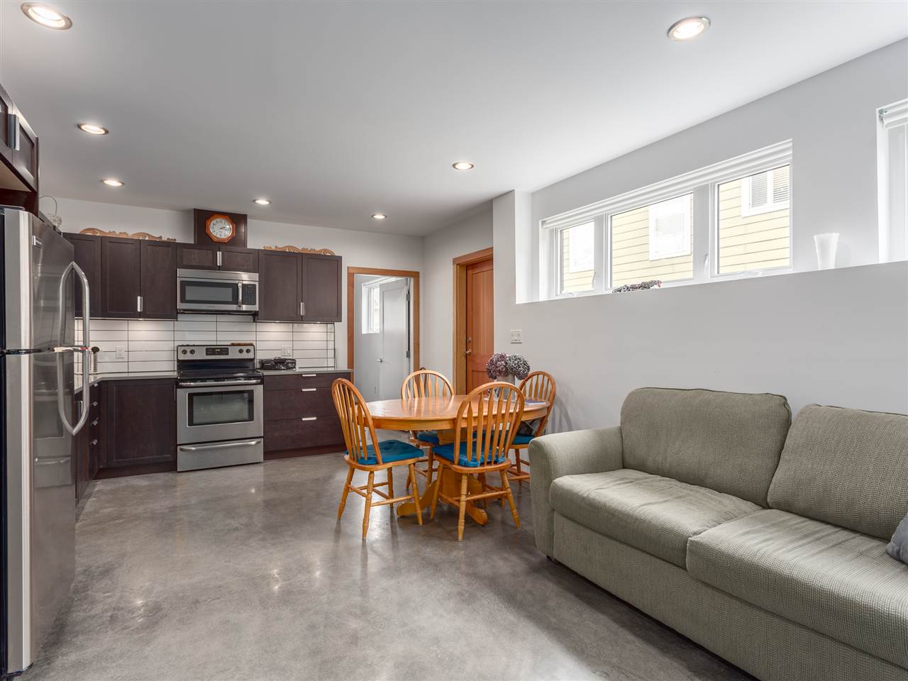 1056 Jay Crescent 17