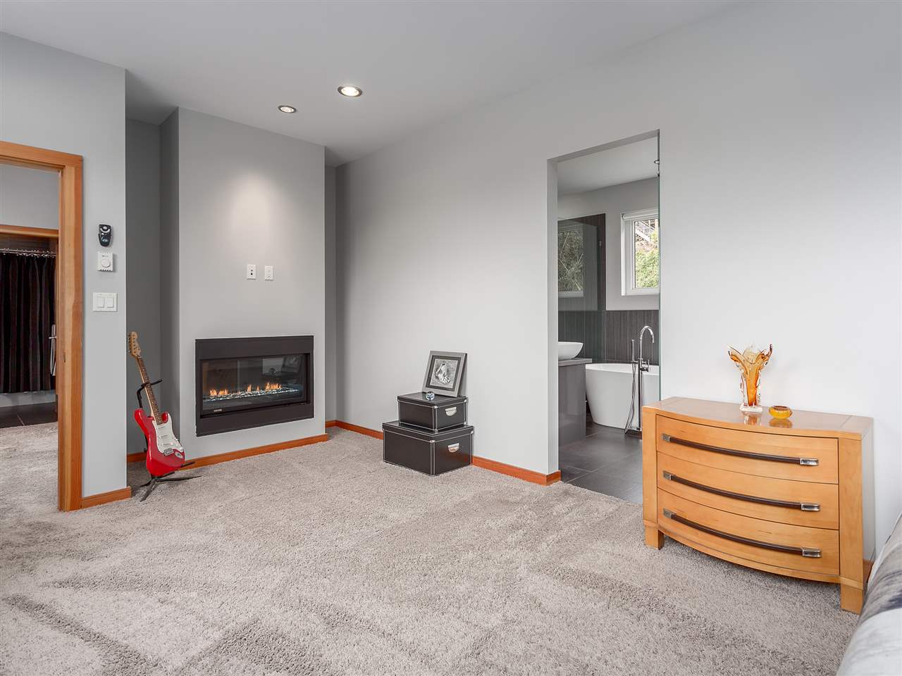 1056 Jay Crescent 10