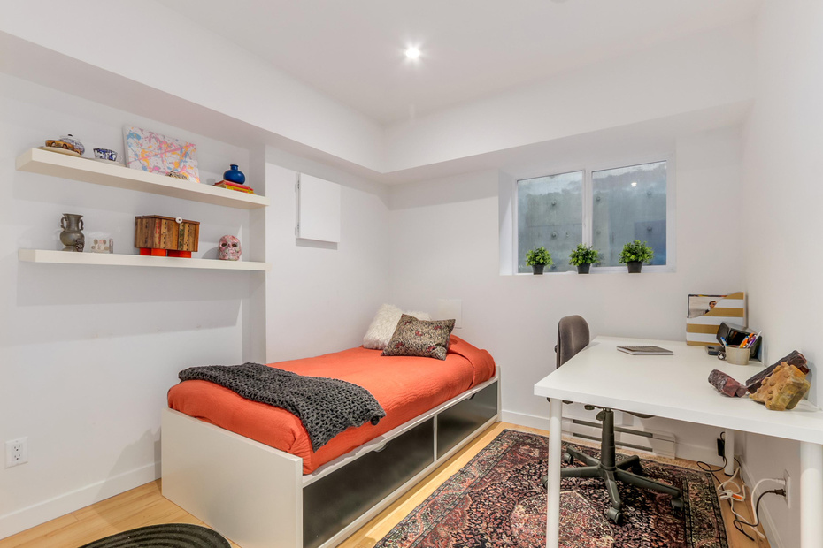 6449 Douglas Street, West Vancouver 16