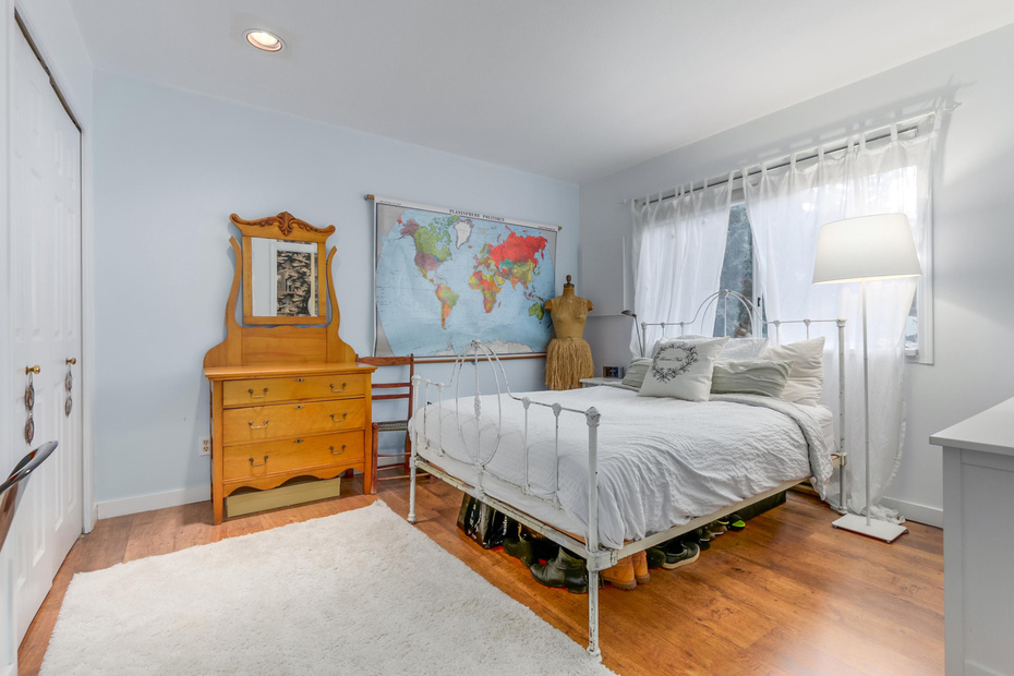 6449 Douglas Street, West Vancouver 15