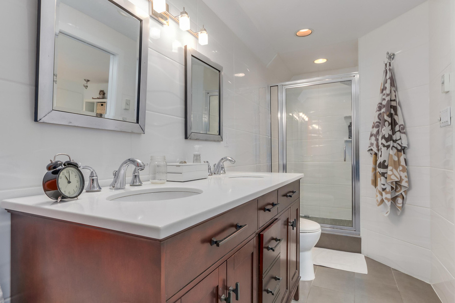 6449 Douglas Street, West Vancouver 14