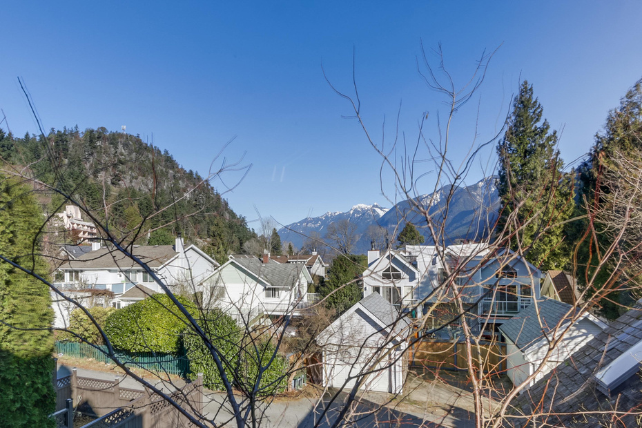 6449 Douglas Street, West Vancouver 20