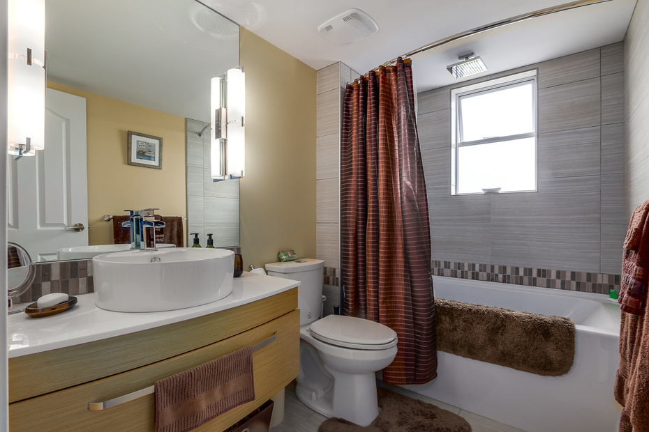 304 2246 BELLEVUE Ave, West Vancouver, British Columbia, 2