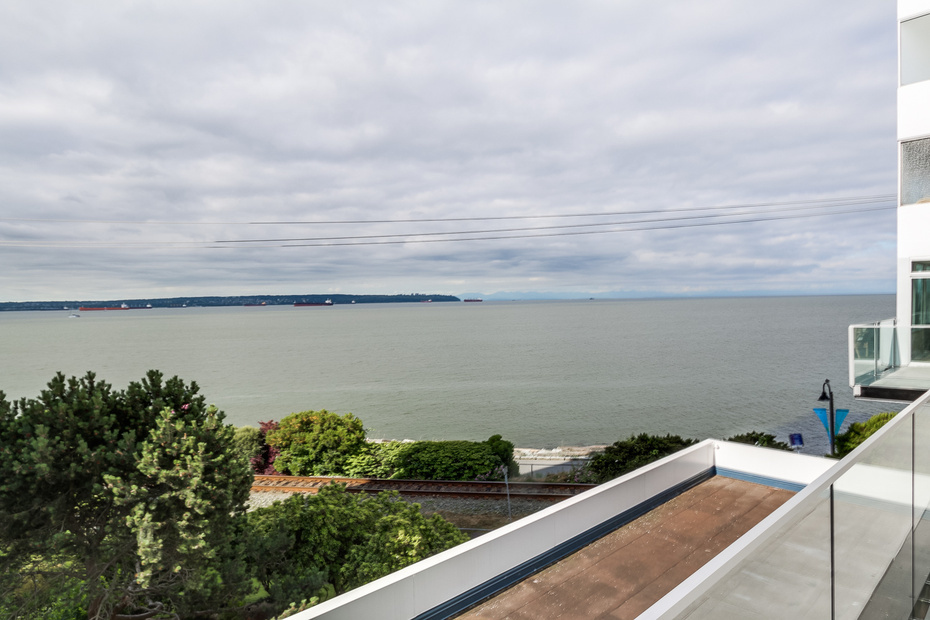 304 2246 BELLEVUE Ave, West Vancouver, British Columbia, 4