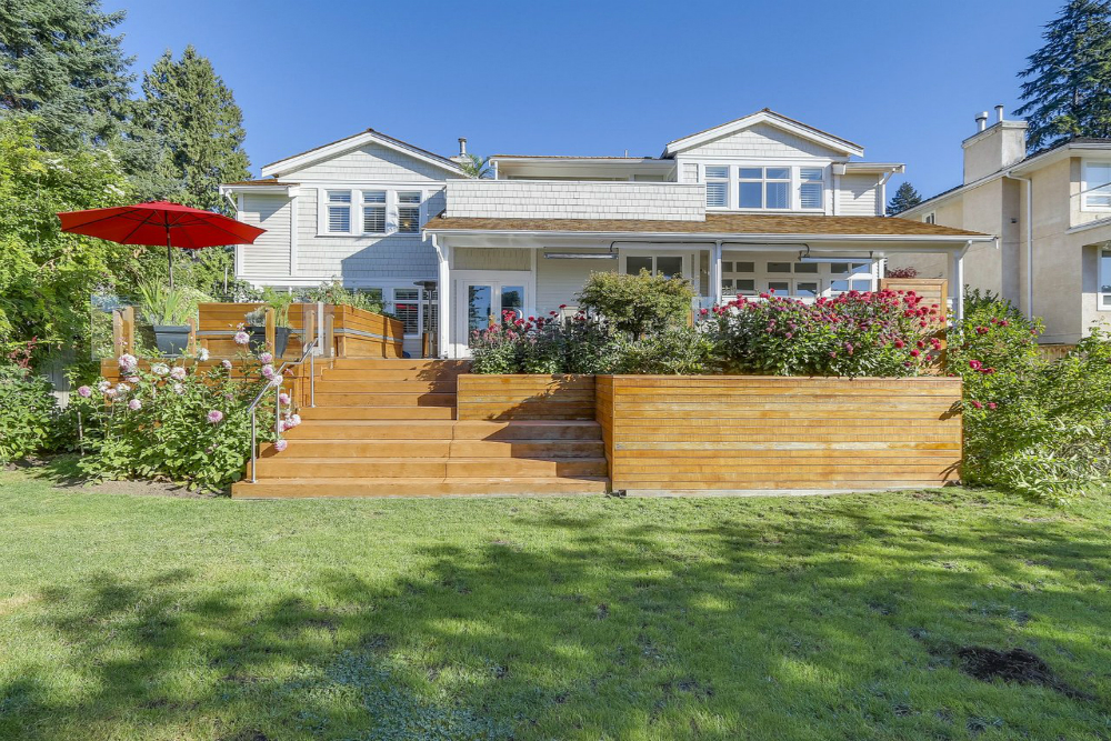 2330 Lawson Ave, West Vancouver, BC,