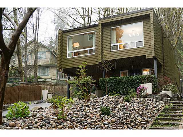 1567 DEEP COVE Road, North Vancouver, British Columbia