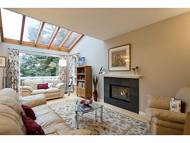 1567 DEEP COVE Road, North Vancouver, British Columbia 4