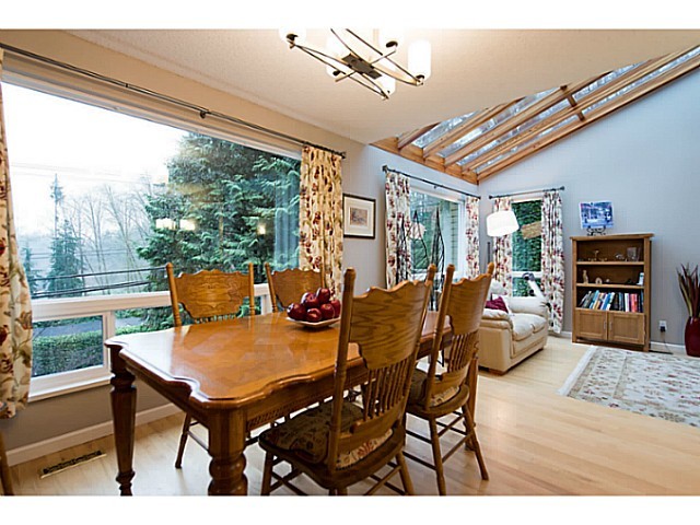 1567 DEEP COVE Road, North Vancouver, British Columbia 6