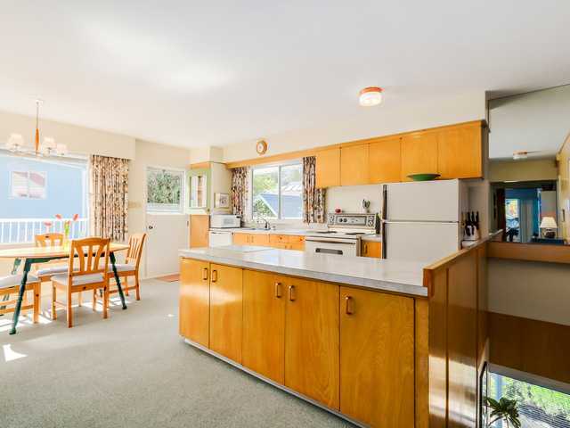 6458 BRUCE Street, West Vancouver, British Columbia, 4
