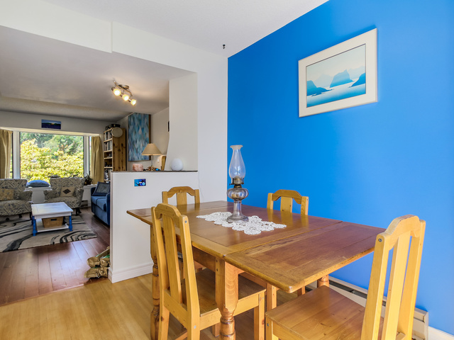 157 20TH Street W, North Vancouver, British Columbia, 4