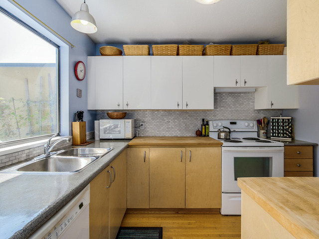 157 20TH Street W, North Vancouver, British Columbia, 5