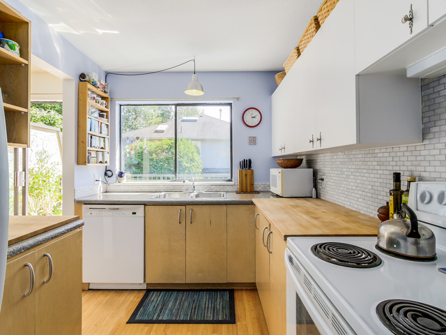 157 20TH Street W, North Vancouver, British Columbia, 7