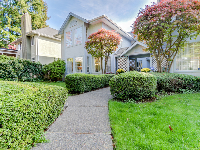 245 17 STREET, North Vancouver, BC