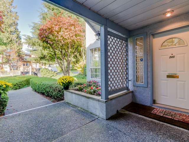 245 17 STREET, North Vancouver, BC 3
