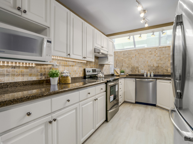 245 17 STREET, North Vancouver, BC 7