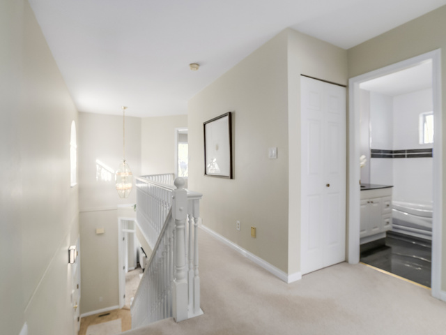 245 17 STREET, North Vancouver, BC 12