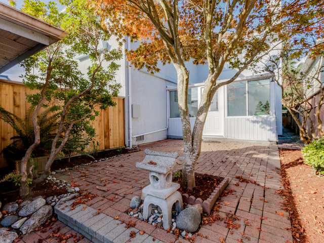 245 17 STREET, North Vancouver, BC 17