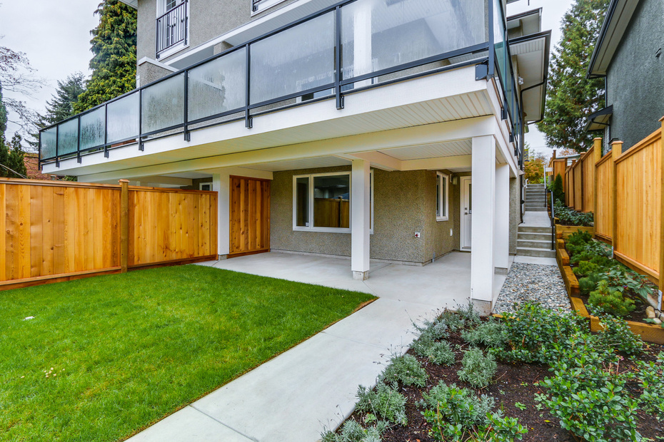 343 EAST 4 STREET, North Vancouver, BC 3