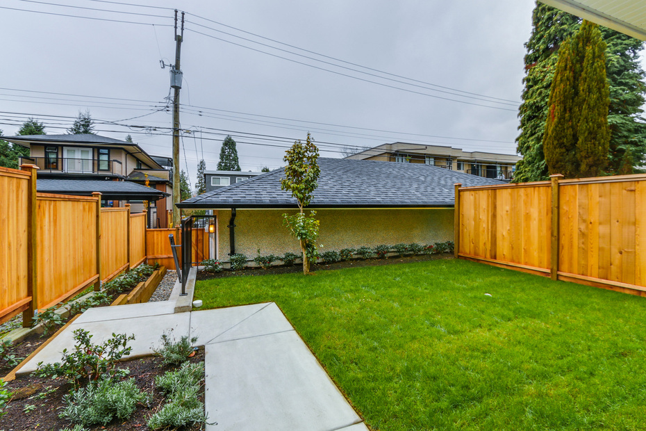 343 EAST 4 STREET, North Vancouver, BC 5