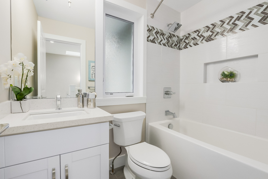 343 EAST 4 STREET, North Vancouver, BC 18