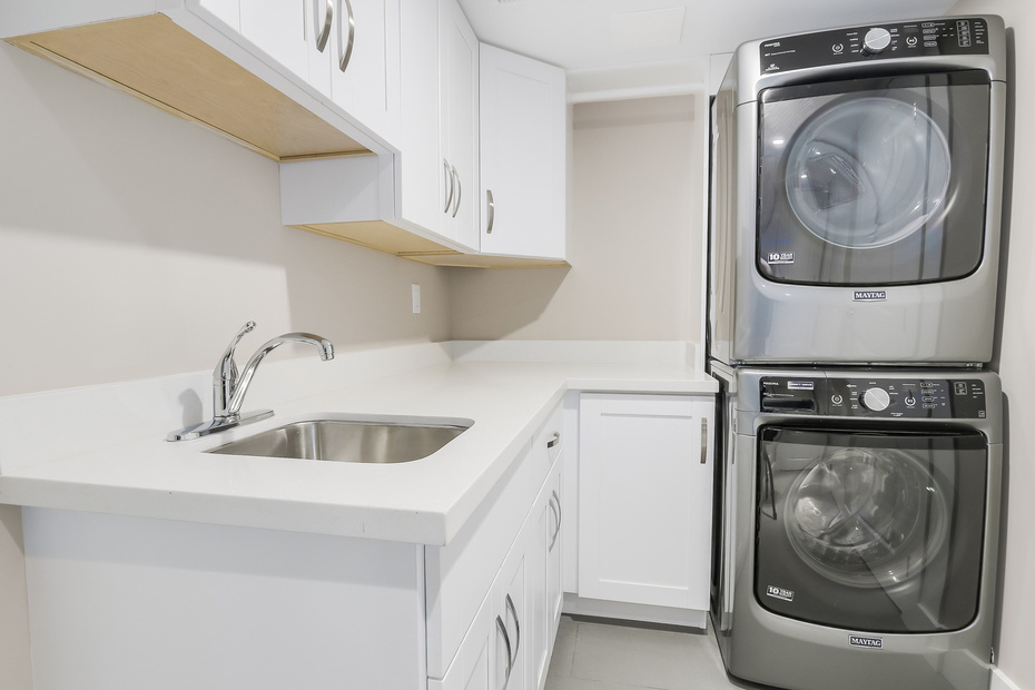 343 EAST 4 STREET, North Vancouver, BC 19