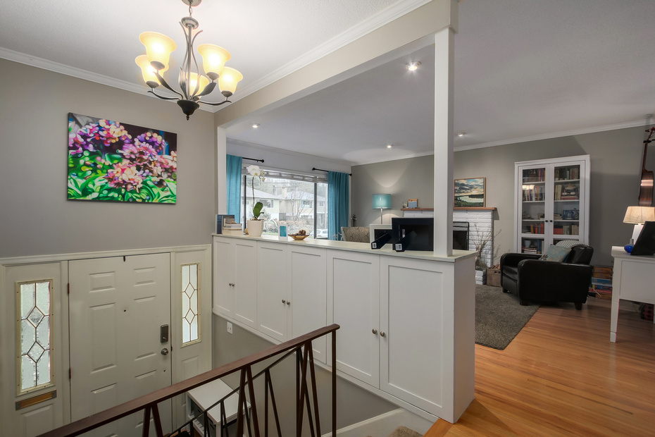 1345 FREDERICK ROAD, North Vancouver, BC 3