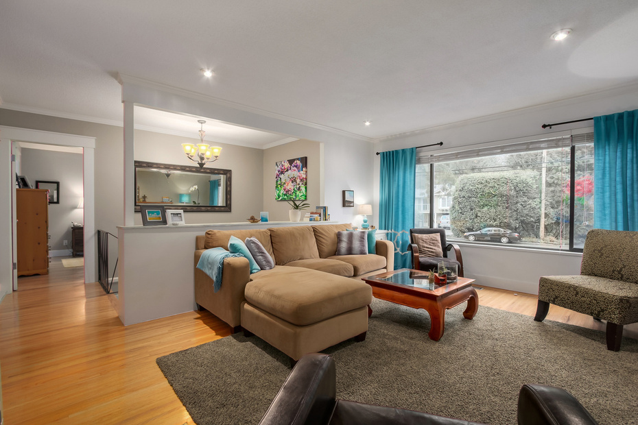 1345 FREDERICK ROAD, North Vancouver, BC 4