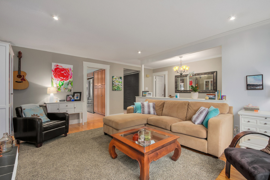 1345 FREDERICK ROAD, North Vancouver, BC 5