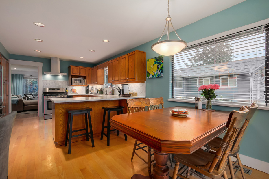 1345 FREDERICK ROAD, North Vancouver, BC 10