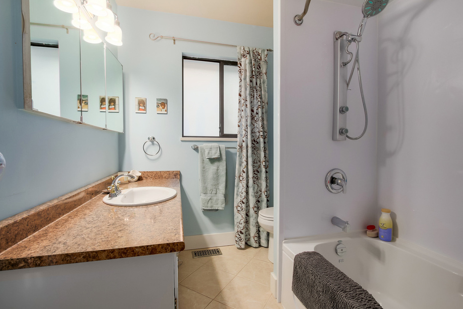 1345 FREDERICK ROAD, North Vancouver, BC 14