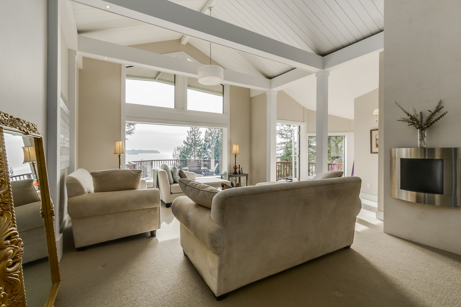 3880 SHARON DRIVE, West Vancouver, BC 2
