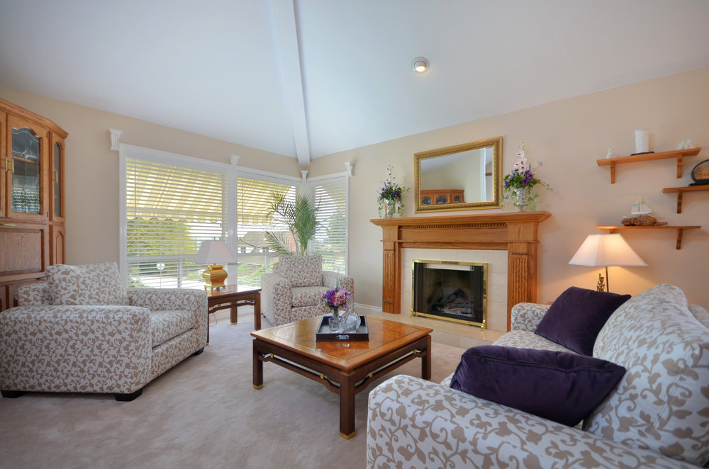 496 KINGS Road W, North Vancouver, British Columbia, 2