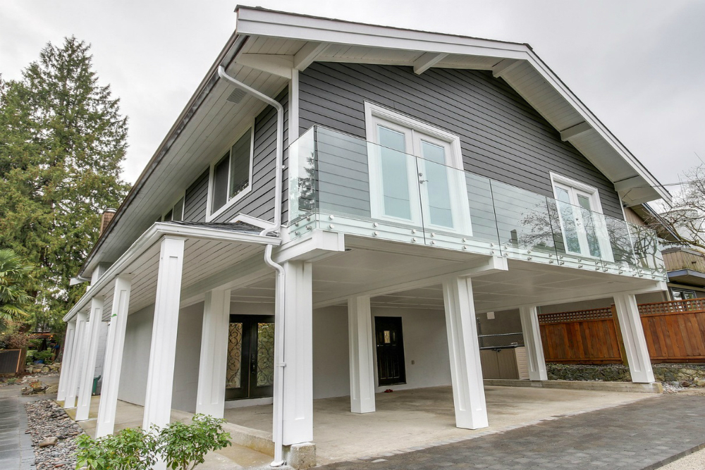 6426 Rosebery Avenue, West Vancouver