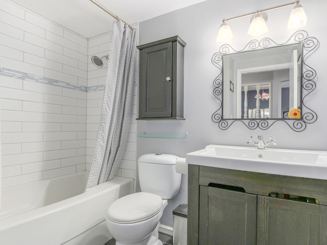 302 - 120 West 17th Street, North Vancouver 17