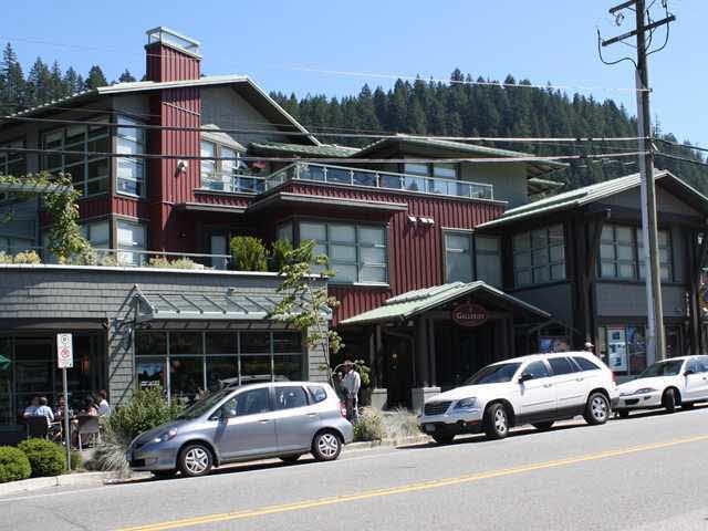 6392 Bay Street, West Vancouver 2