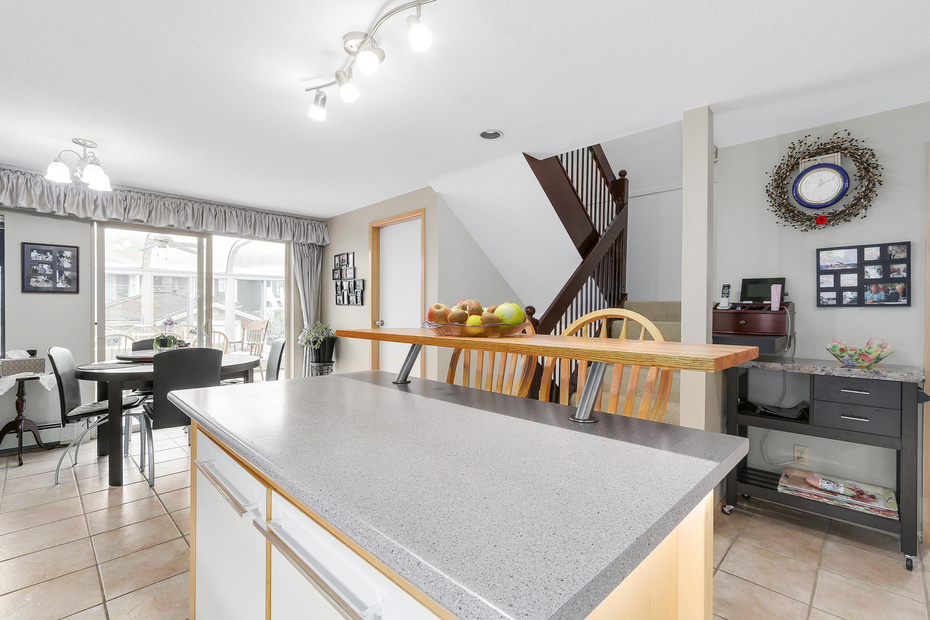 6358 Bruce Street, West Vancouver 12