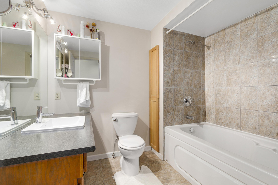 6358 Bruce Street, West Vancouver 18