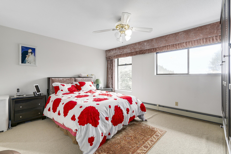 6358 Bruce Street, West Vancouver 19