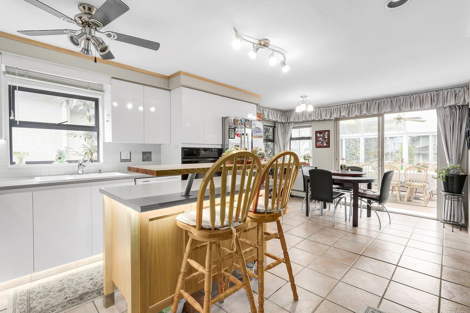 6358 Bruce Street, West Vancouver 10