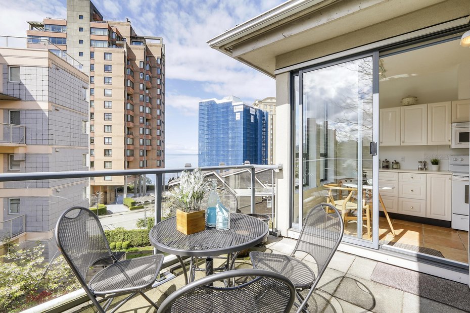 301 - 2242 Marine Drive, West Vancouver