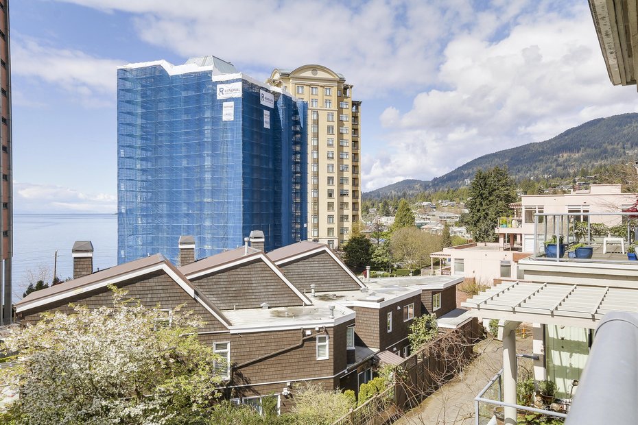 301 - 2242 Marine Drive, West Vancouver 15