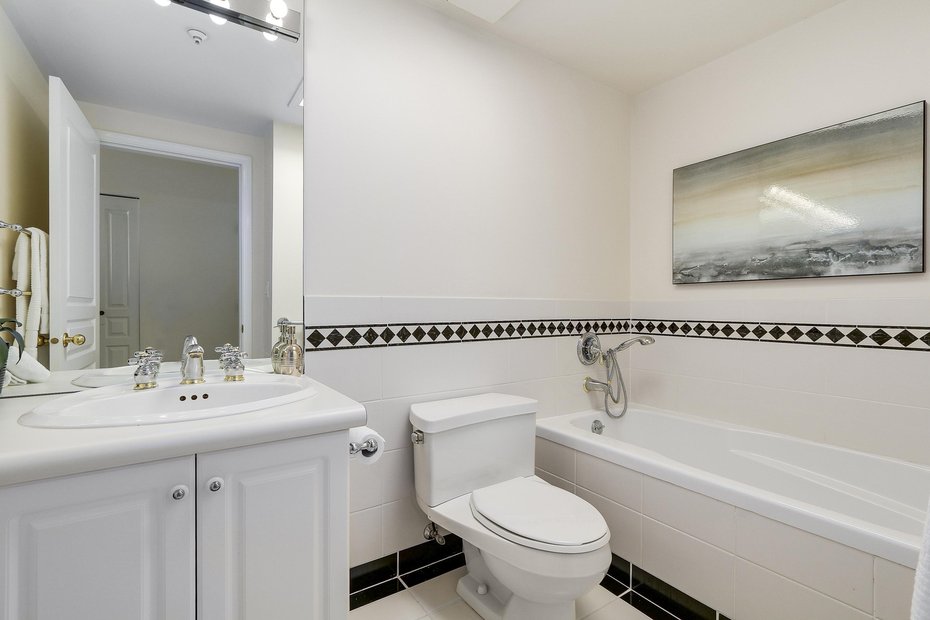 301 - 2242 Marine Drive, West Vancouver 11