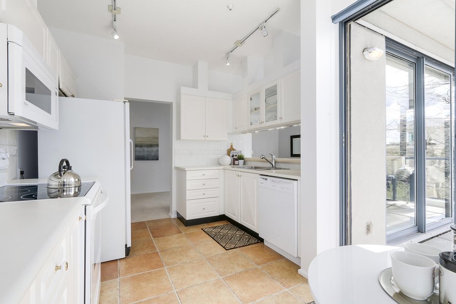 301 - 2242 Marine Drive, West Vancouver 9