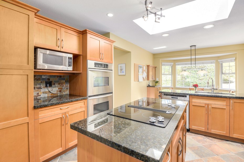 5407 Greentree Road, West Vancouver 10