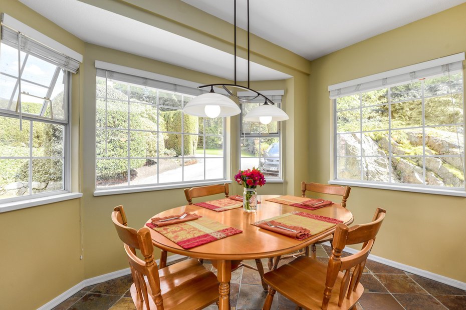 5407 Greentree Road, West Vancouver 11