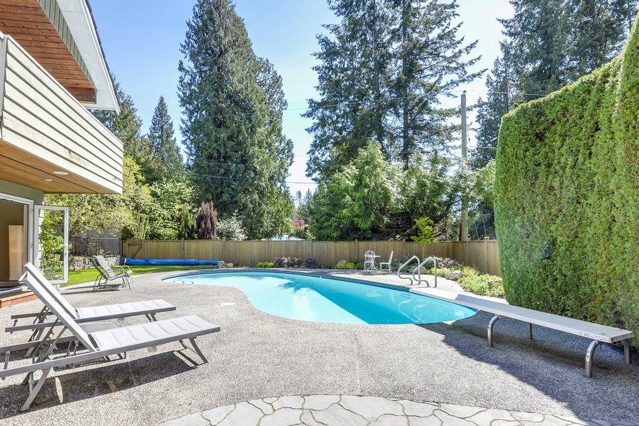 5407 Greentree Road, West Vancouver 24