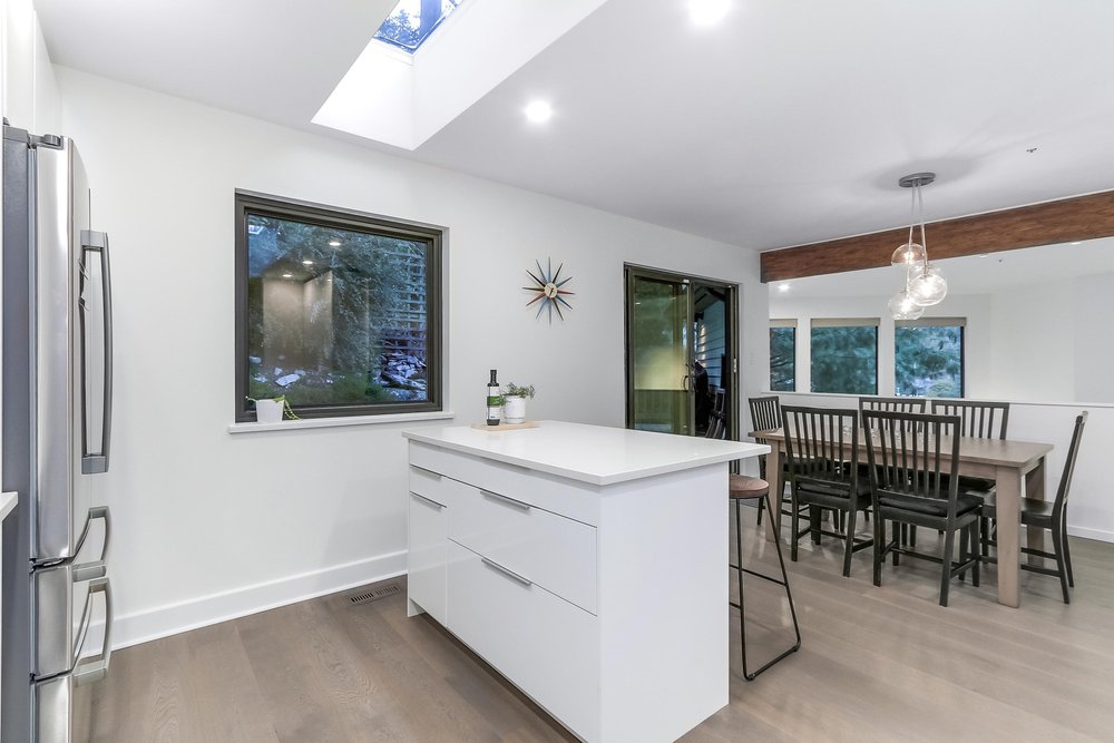 6587 Nelson Ave, West Vancouver 32