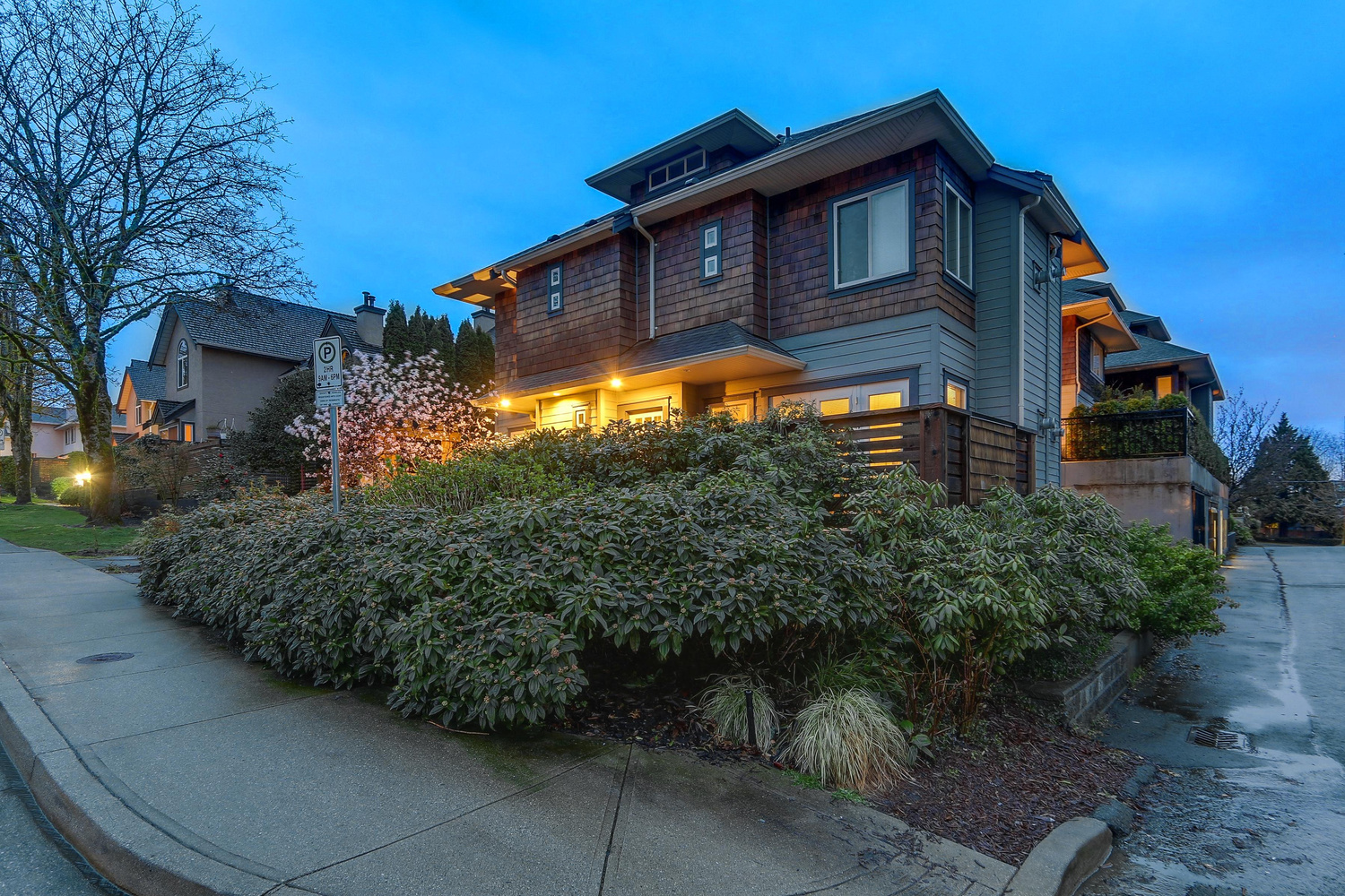 #2 - 249 West 16th Street, Central Lonsdale, North Vancouver 2