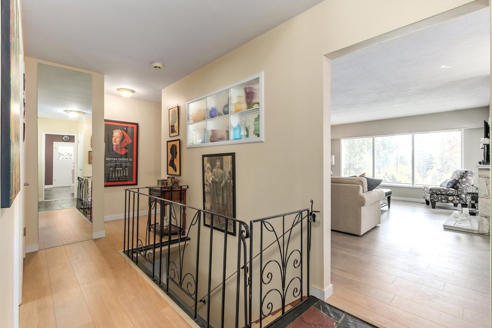1570 Rena Crescent, Queens, West Vancouver 14