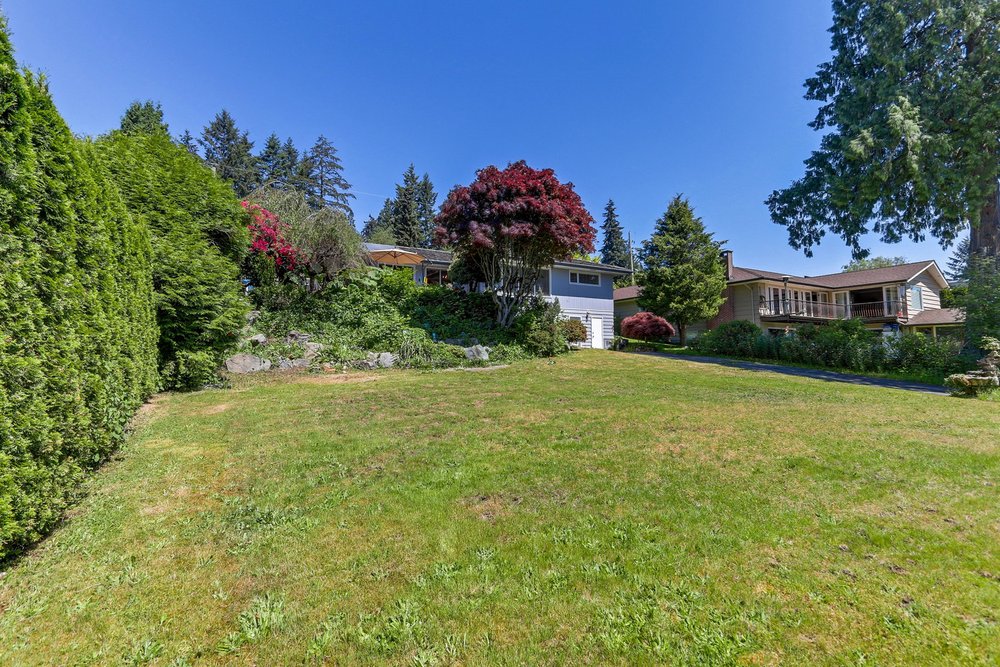 1570 Rena Crescent, Queens, West Vancouver 19